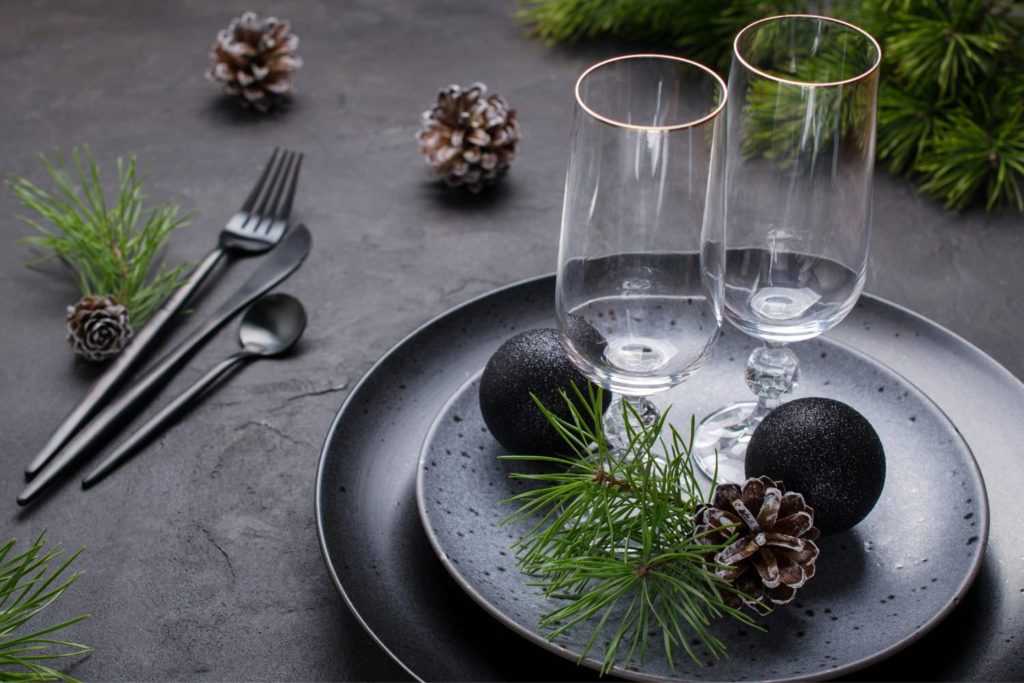 Black Modern Holiday Place Setting