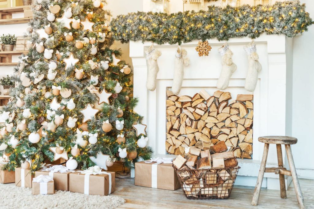 White Modern Christmas Decor